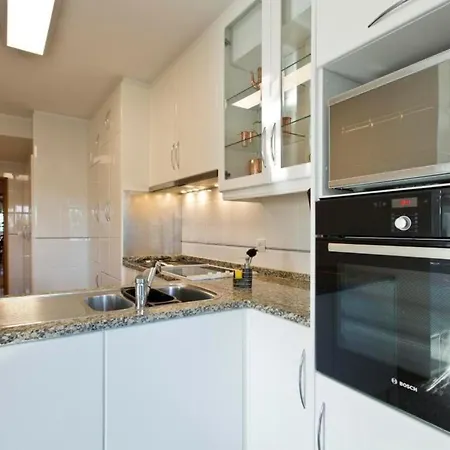 Geraeumiges Penthouse Am Meer Mit Zwei Pools Apartment *
