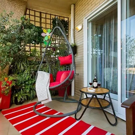 Apartment Geraeumiges Penthouse Am Meer Mit Zwei Pools