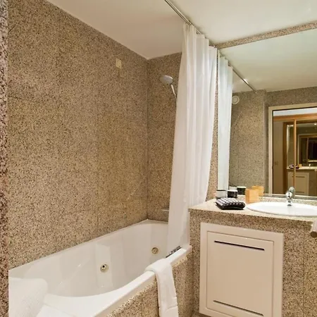 Geraeumiges Penthouse Am Meer Mit Zwei Pools Apartment *